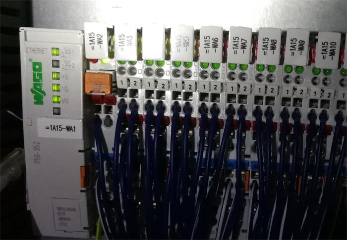 ��ՠt�t��������ϵ�y(t��ng)PLC